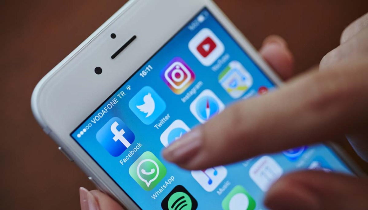 regolamentazione dei social network Australia vieta i social media Social media e disturbi alimentari