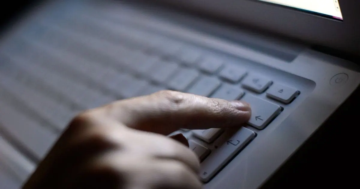 violenza online contro le donne egosurfing nuove linee guida