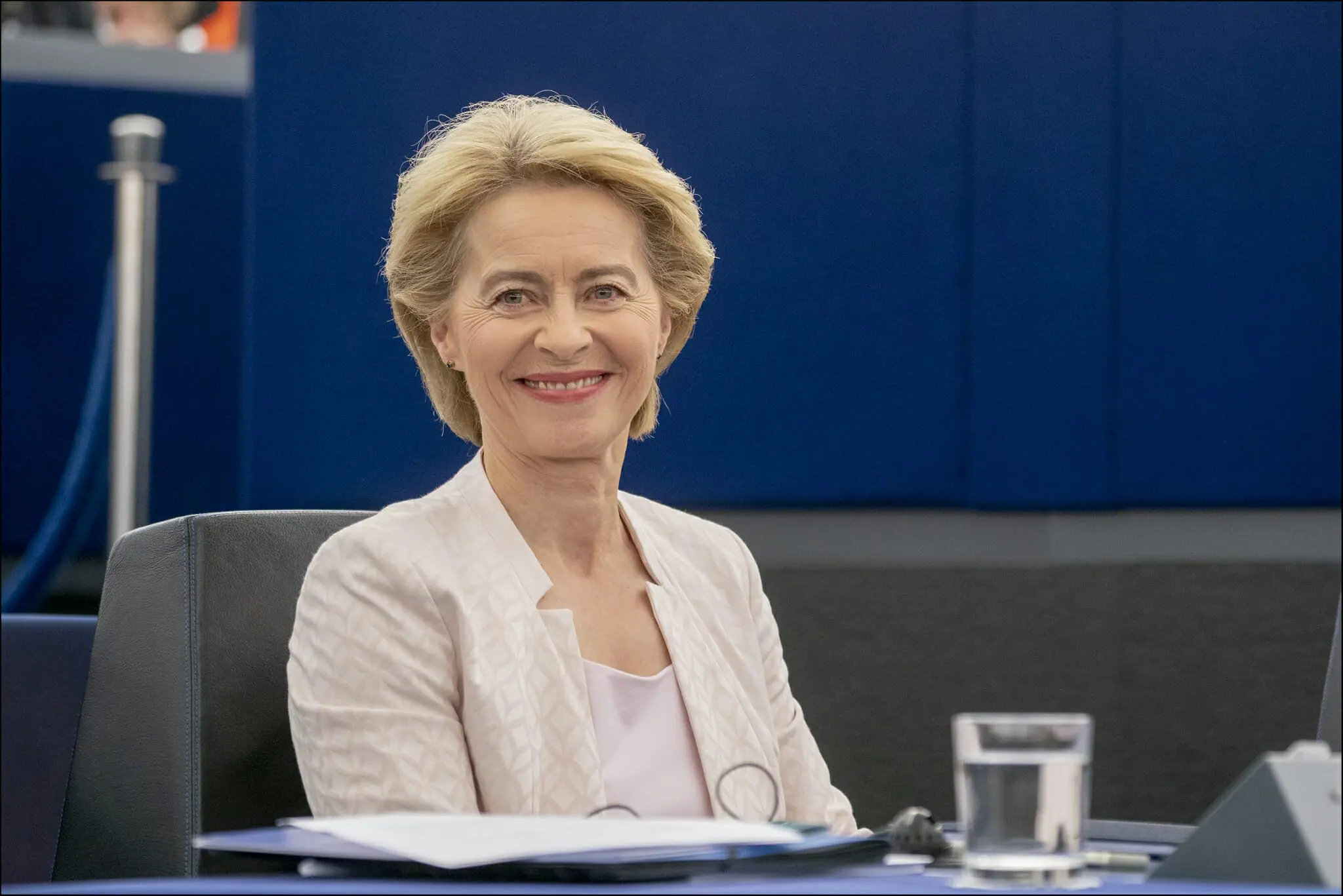 Ursula von der Leyen taglierà i fondi ai paesi omofobi dell'unione / Tasse UE sulle grandi aziende nel bilancio da 2.000 miliardi