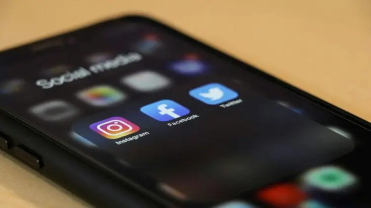 social network sotto processo Tweet degli italiani: il 57% sono messaggi d'odio